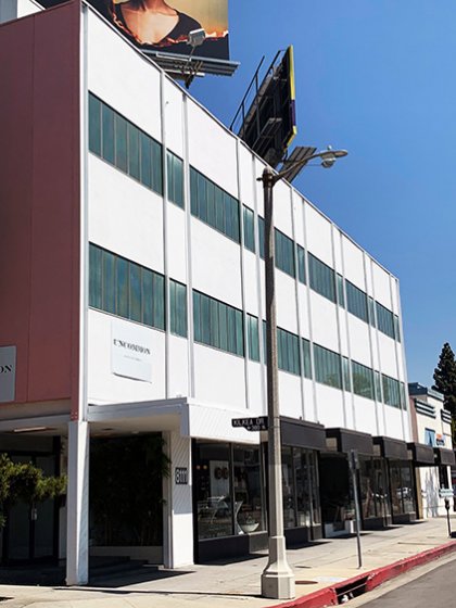 8111 Beverly Blv